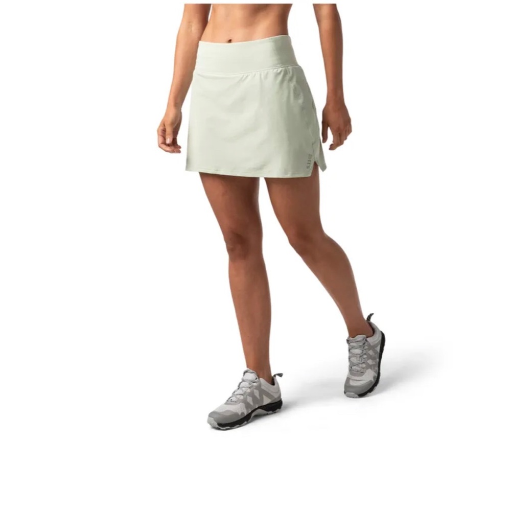 511 SASHA SKORT- sea Glass color. New w/tags